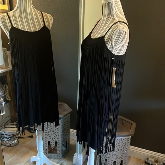 🛑 1 hour sale. NWT. Badgley Mischka, Small, Elegant Black Fringe Dress, so soft - Picture 3 of 11